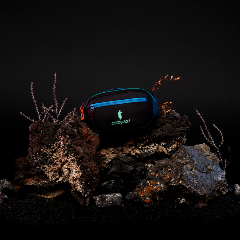 Kapai 1 5L Hip Pack - Del Dia Dark - Hands Free Carry