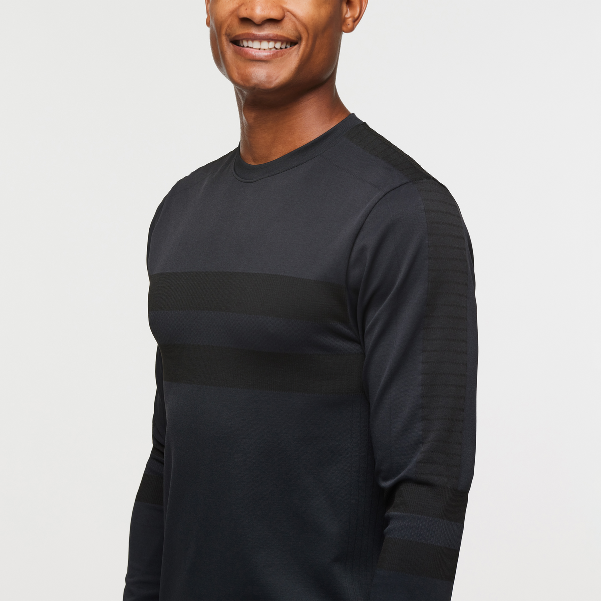 Debajo Seamless Baselayer Crew - Men s - Casual Outdoor Style