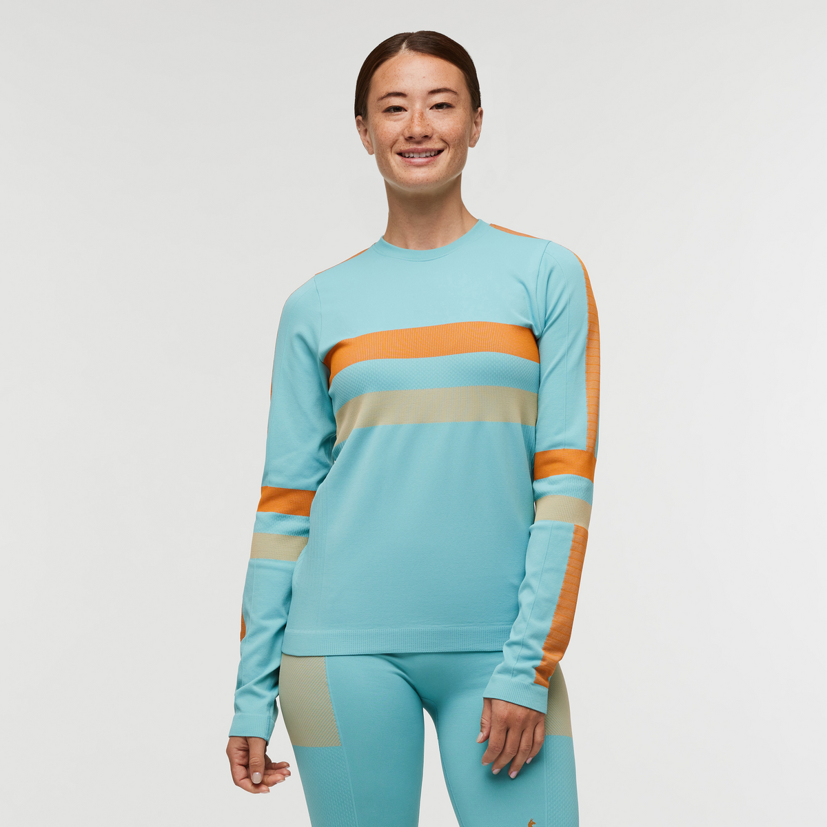 Debajo Seamless Baselayer Crew - Women s - Casual Outdoor Style
