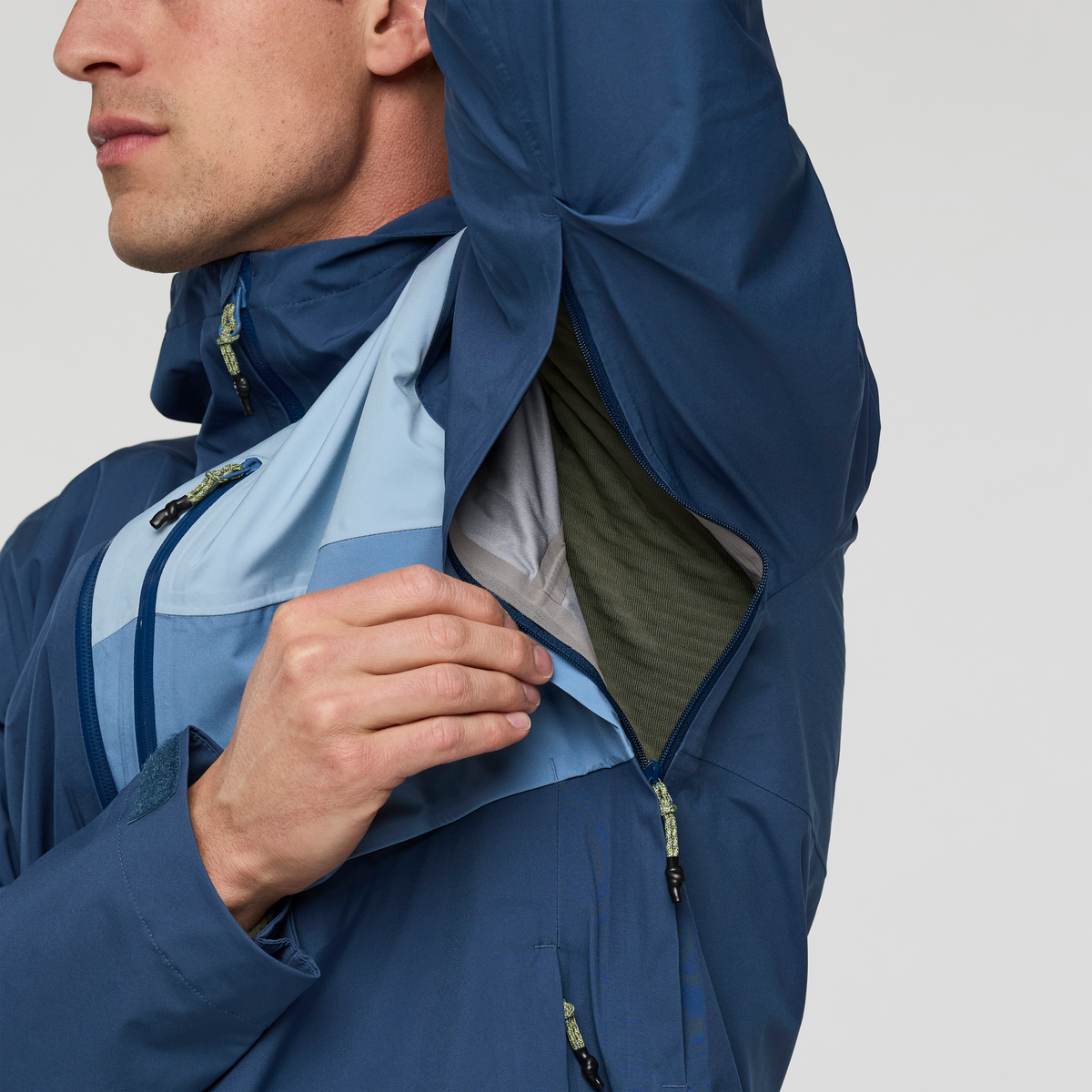 Impermeo 3L Hooded Shell Jacket - Men s - Weather Ready Coverage