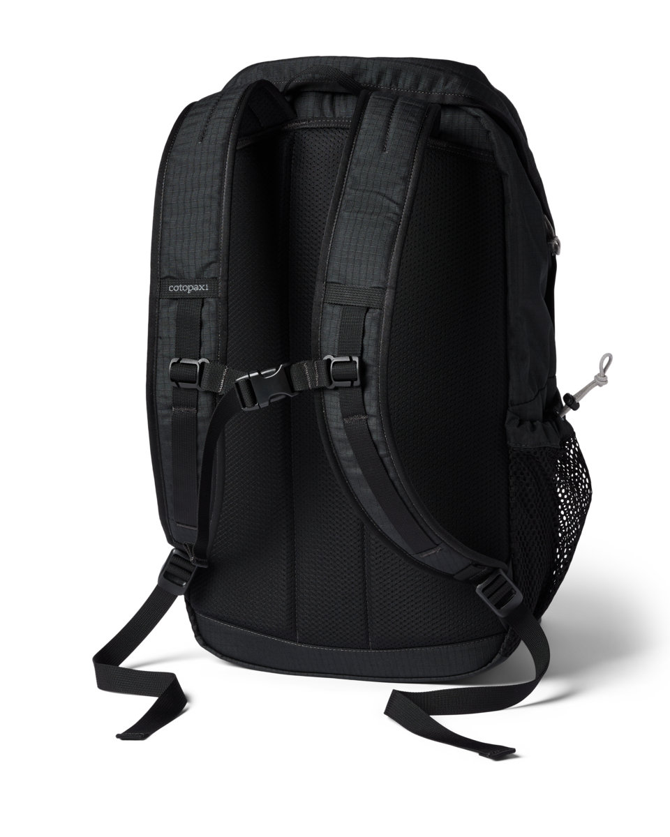 Clase 28L Daypack - Everyday Adventure