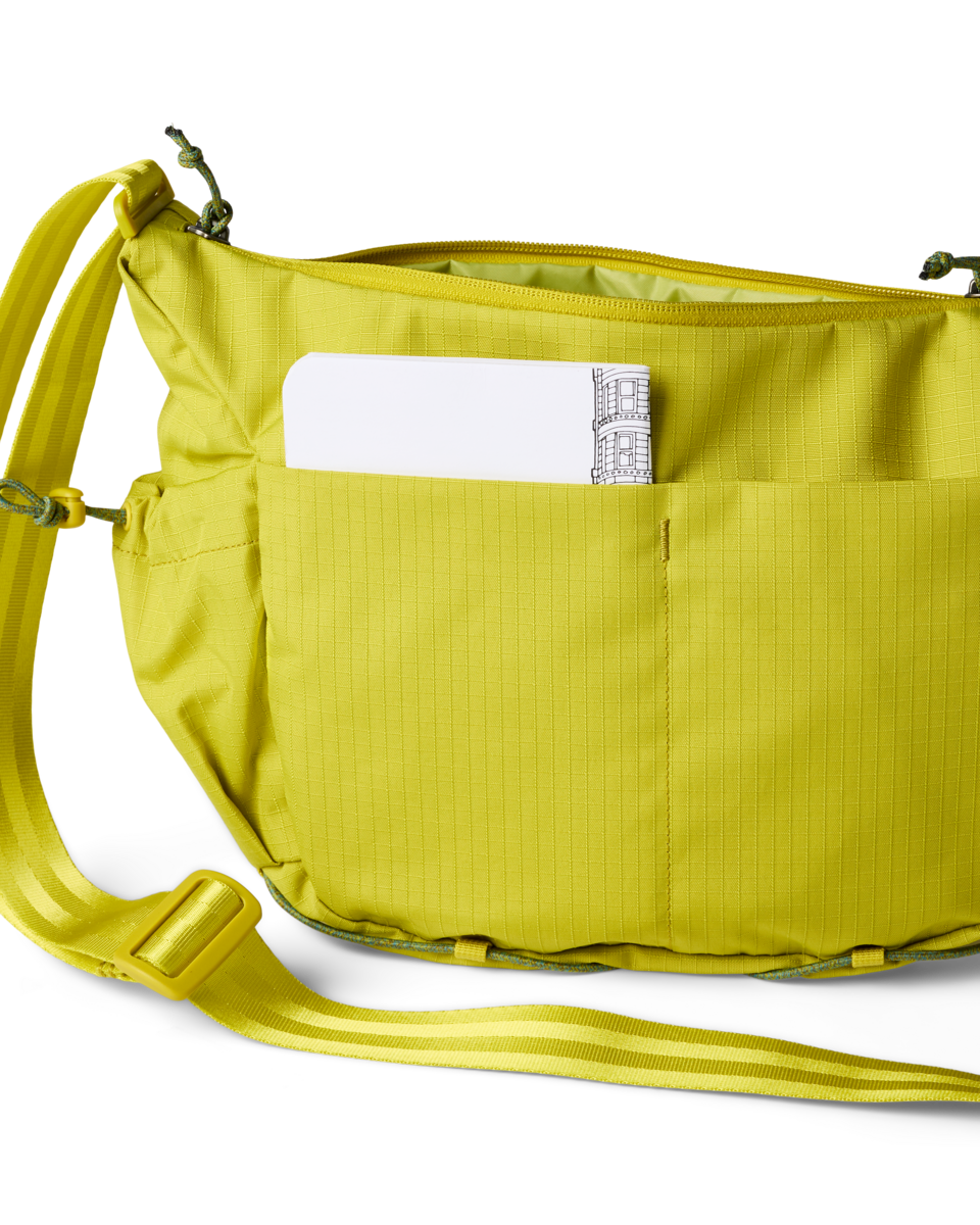 Viaje 9L Shoulder Bag - Roomy Everyday Carry