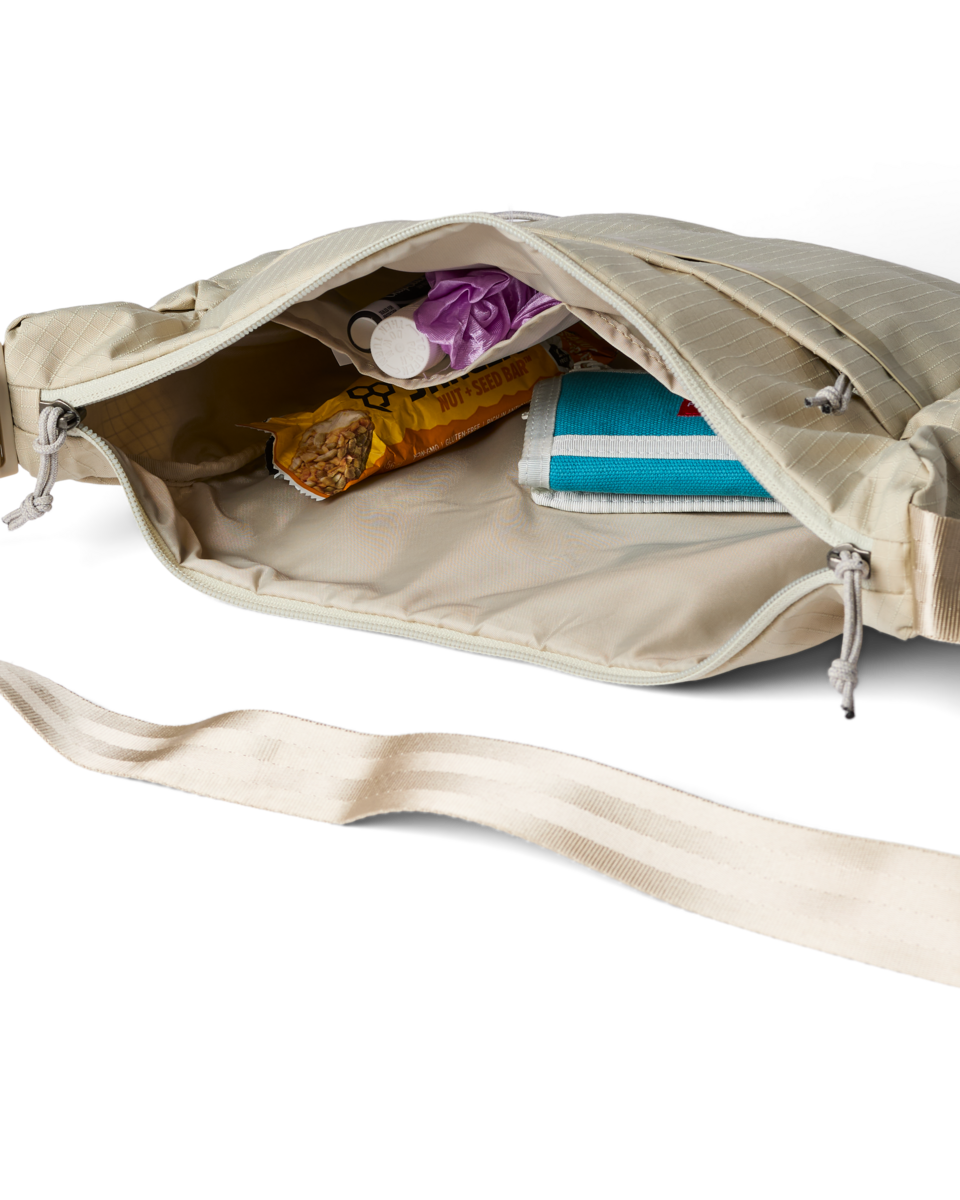 Viaje 9L Shoulder Bag - Roomy Everyday Carry