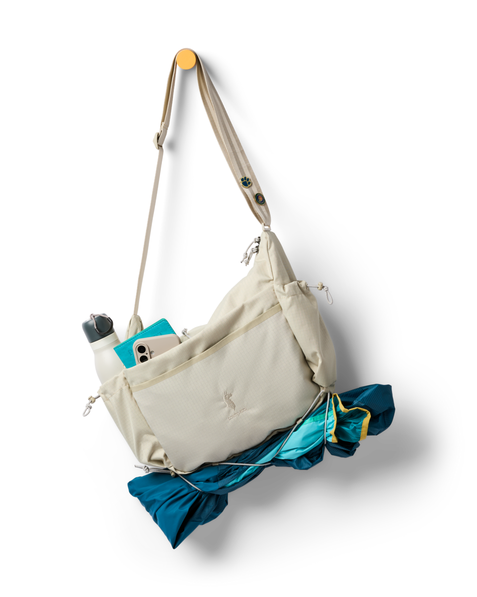 Viaje 9L Shoulder Bag - Roomy Everyday Carry