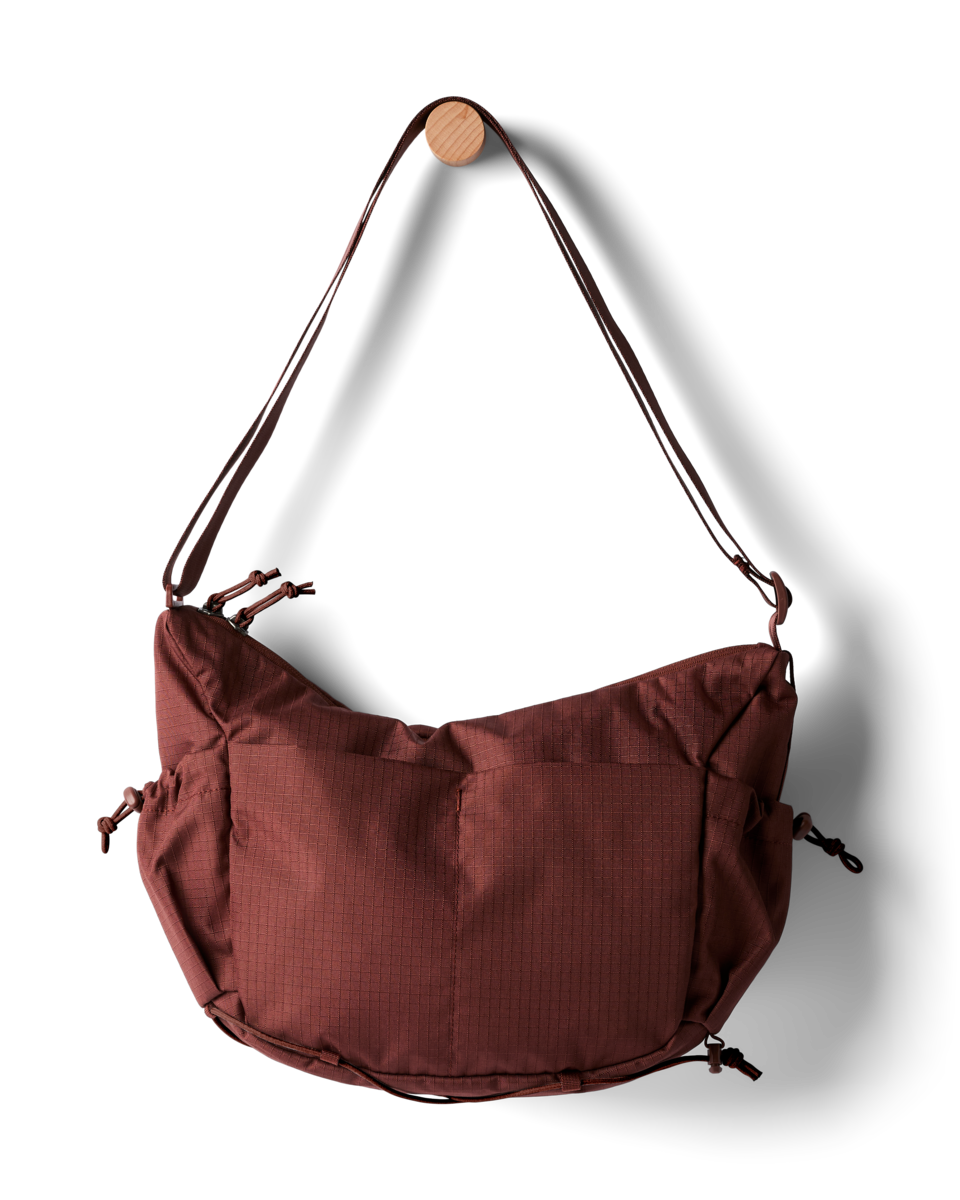 Viaje 9L Shoulder Bag - Roomy Everyday Carry