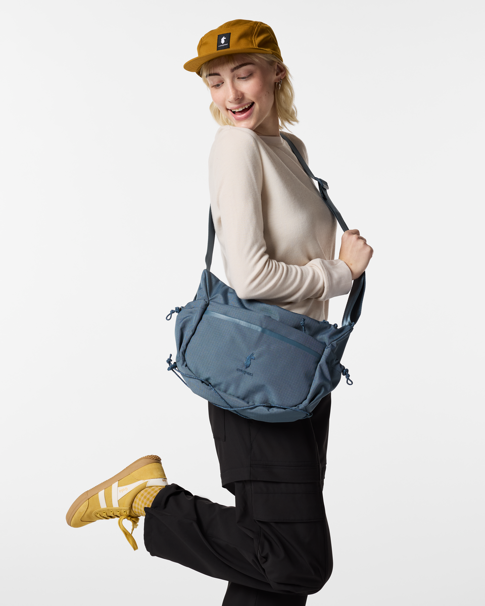 Viaje 9L Shoulder Bag - Roomy Everyday Carry