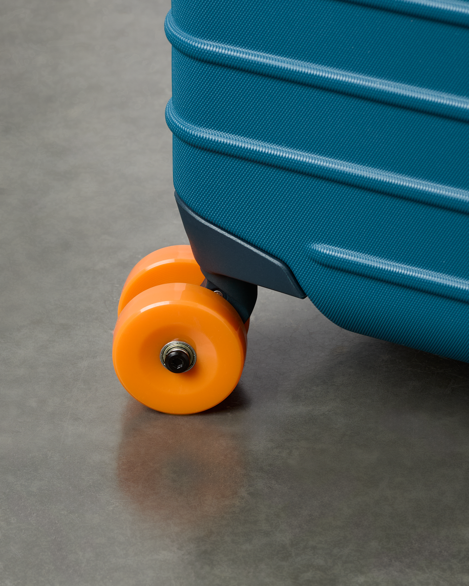 Coraza Suitcase - Carry On - Organized Travel